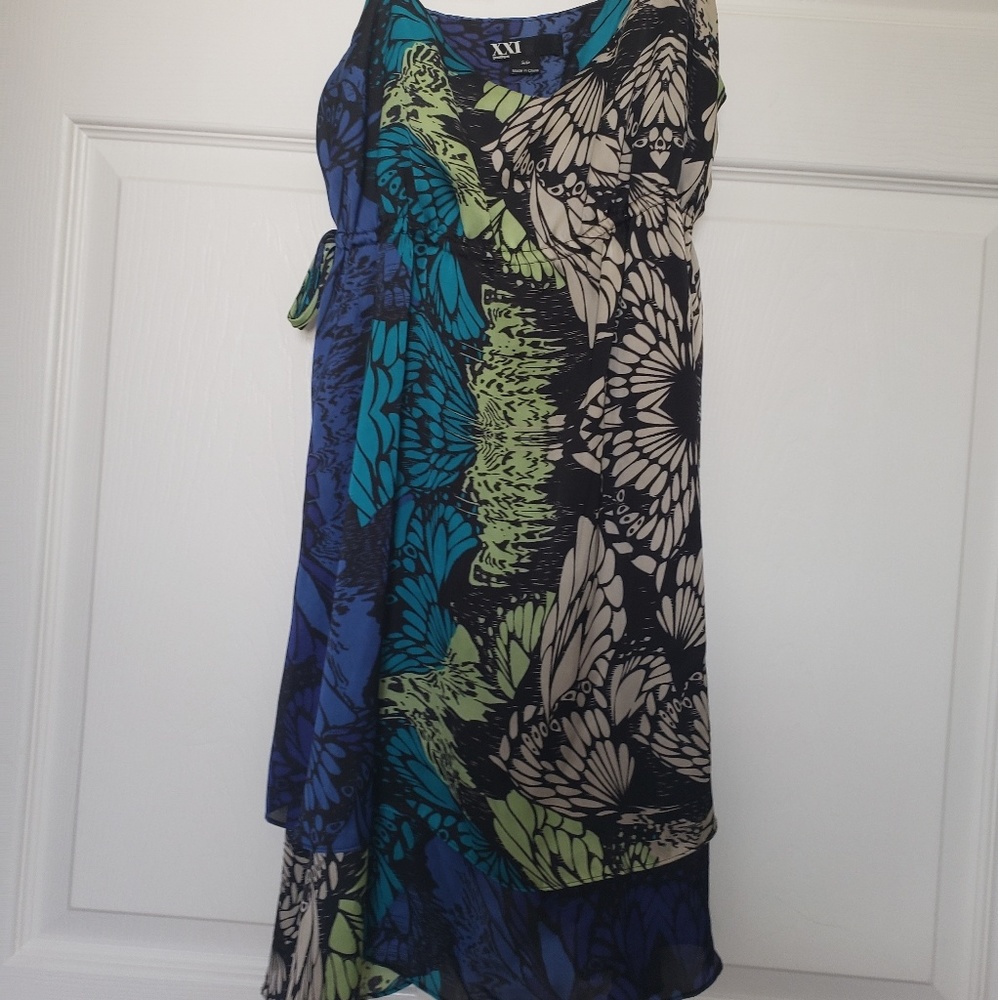 Dress - Picture 3 of 4